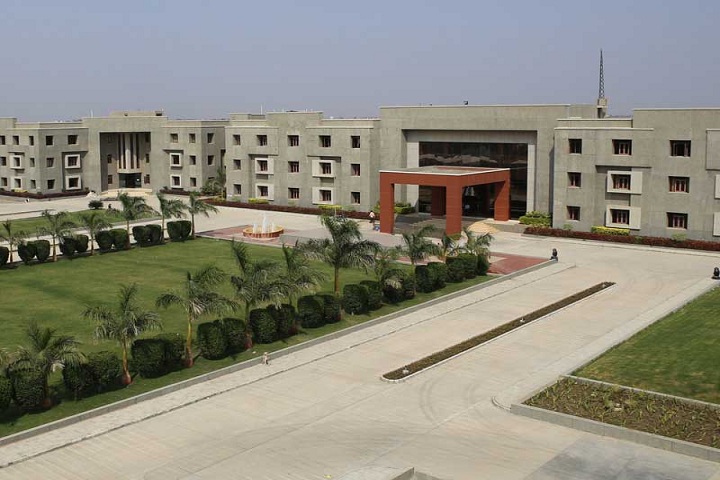 https://cache.careers360.mobi/media/colleges/social-media/media-gallery/4611/2019/4/2/Campus view of Darshan Institute of Engineering and Technology Rajkot_Campus-View.JPG